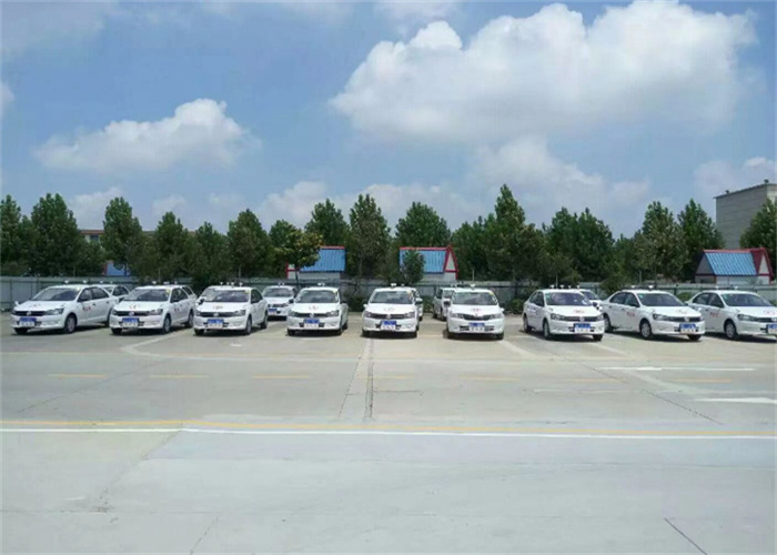 驾校训练场地